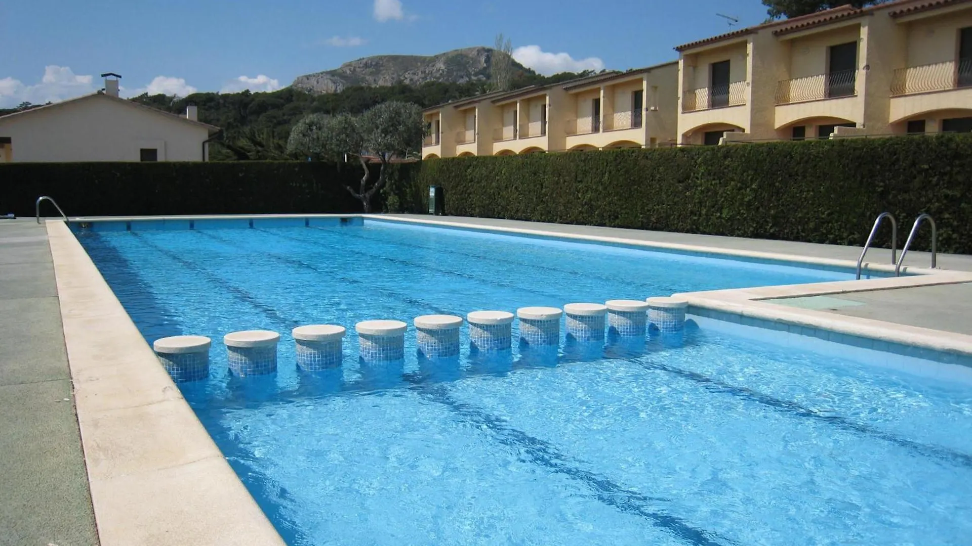 Hébergement de vacances Villa Casa Moderna Con Piscina Comunitaria, Cerca De L'Estartit Y Actividades En La Playa - Es-323-51 Espagne