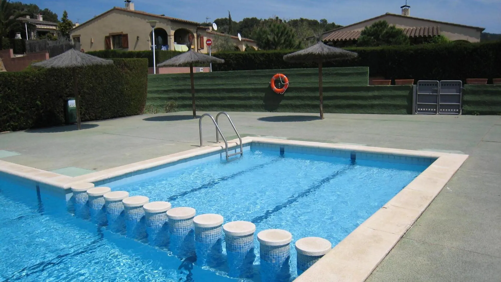 Casa Moderna Con Piscina Comunitaria, Cerca De L'Estartit Y Actividades En La Playa - Es-323-51 Villa Tatil Evi
